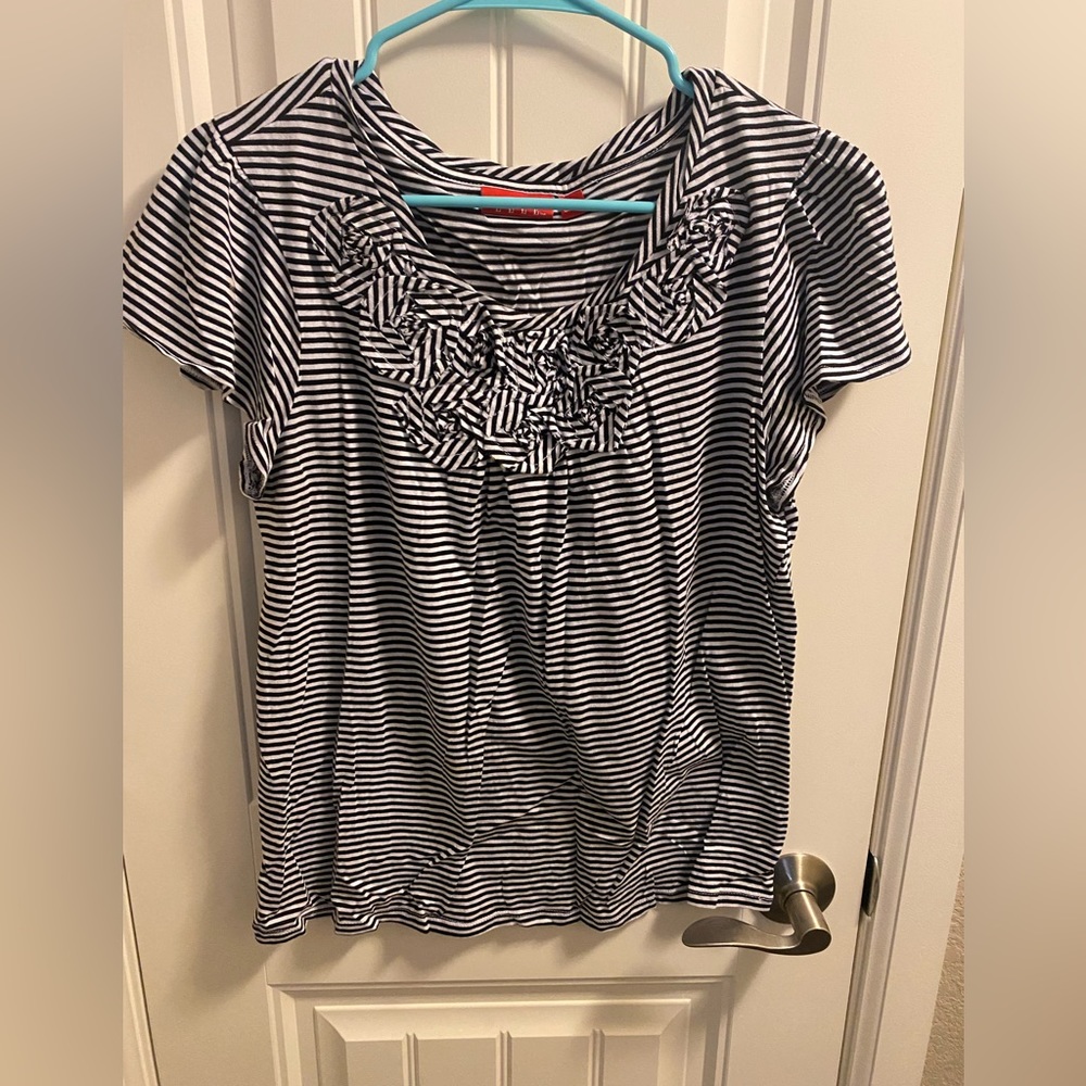 ELLE M Top Striped Black White Medium Blouse Med Shirt Short Sleeves